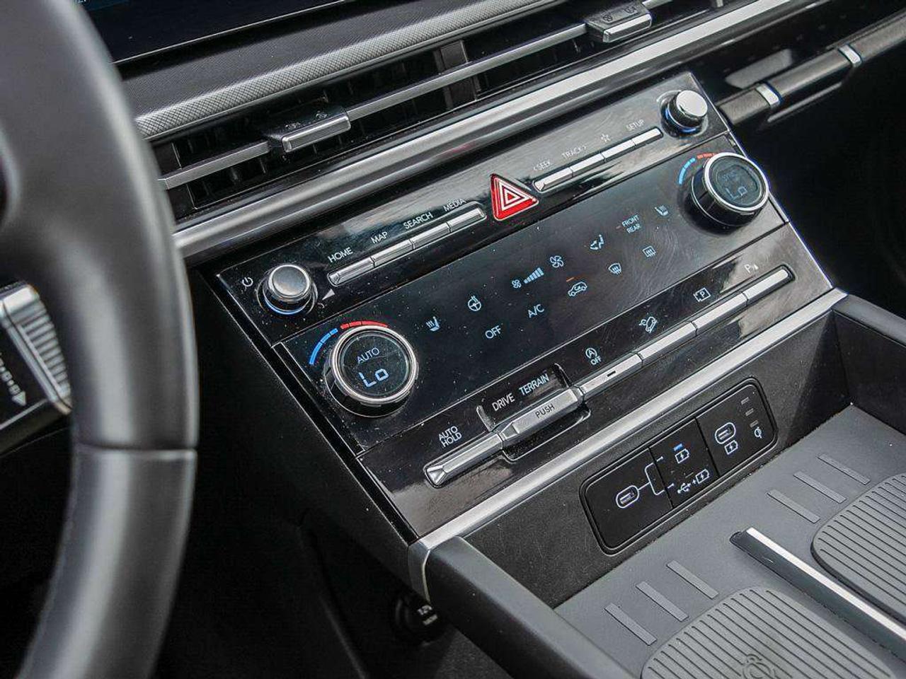 2025 Hyundai Santa Fe XRT   AWD   Adaptive Cruise Control   Navigation   Lane Departure Warning Photo