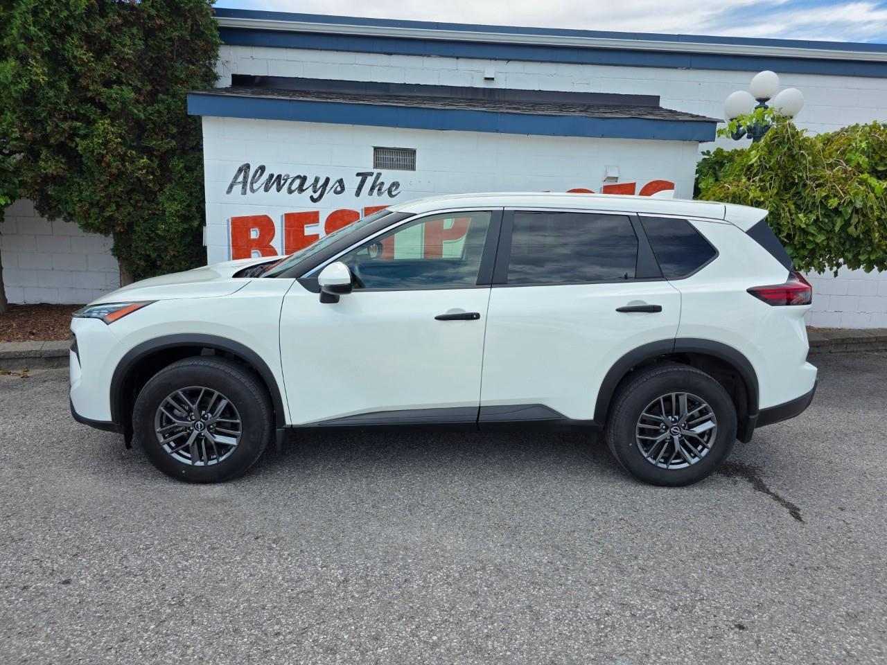 2024 Nissan Rogue S 4dr All-Wheel Drive Sport Utility Photo4