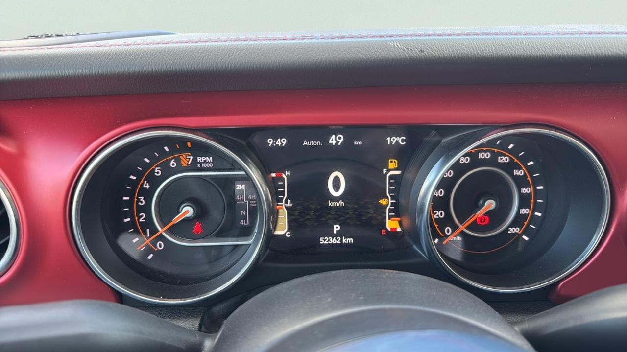 2023 Jeep Gladiator 3.6L V6, LED Lighting, Trailer Tow, Cold Weather Photo