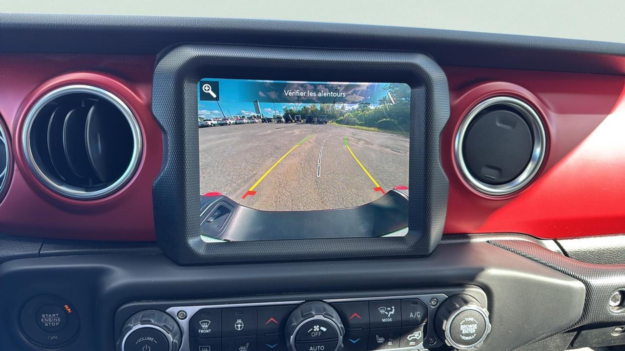 2023 Jeep Gladiator 3.6L V6, LED Lighting, Trailer Tow, Cold Weather Photo