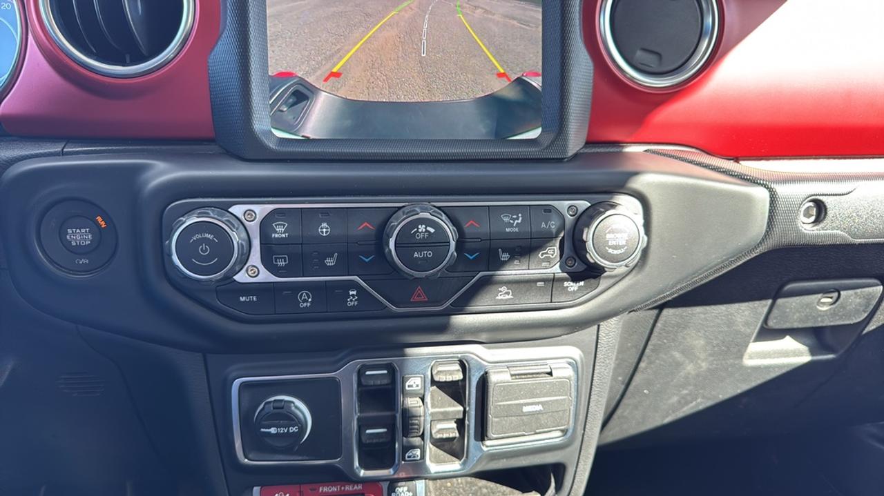 2023 Jeep Gladiator 3.6L V6, LED Lighting, Trailer Tow, Cold Weather Photo