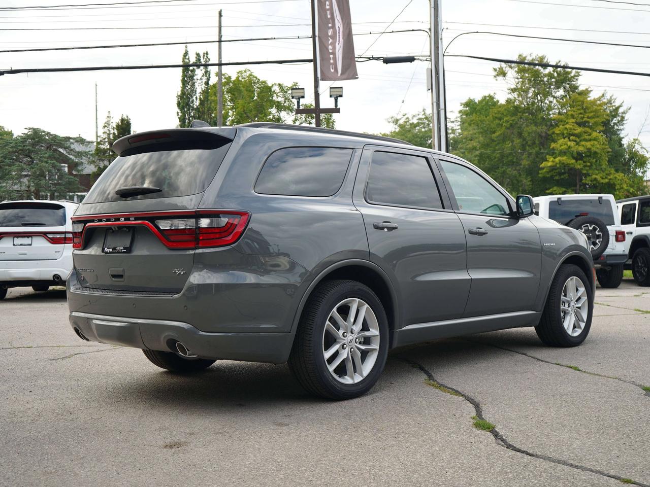 2025 Dodge Durango R/T PLUS, 5.7 HEMI V8, CARPLAY Photo