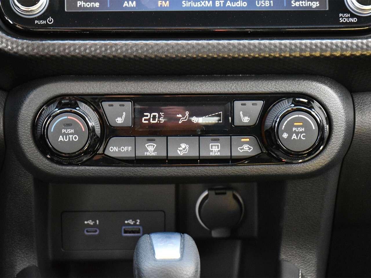 2021 Nissan Kicks APPLE CARPLAY, REMOTE START, HEATED SEATS Photo