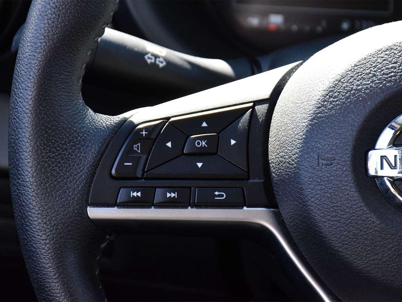 2021 Nissan Kicks APPLE CARPLAY, REMOTE START, HEATED SEATS Photo