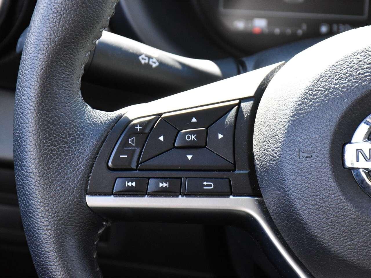 2021 Nissan Kicks APPLE CARPLAY, REMOTE START, HEATED SEATS Photo