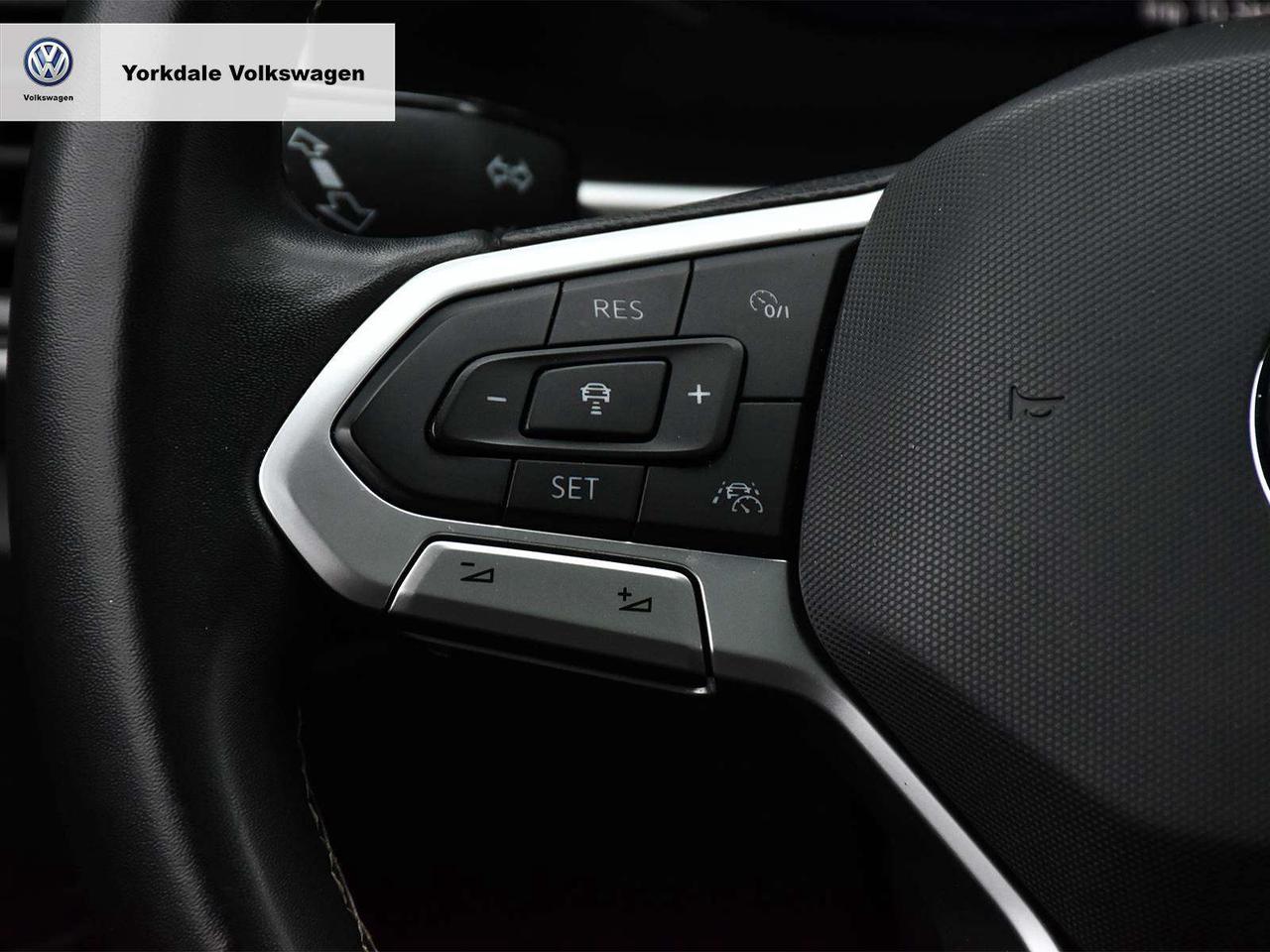 2021 Volkswagen Atlas EXECLINE Photo