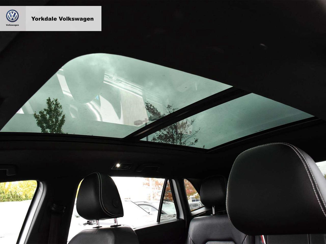 2021 Volkswagen Atlas EXECLINE Photo