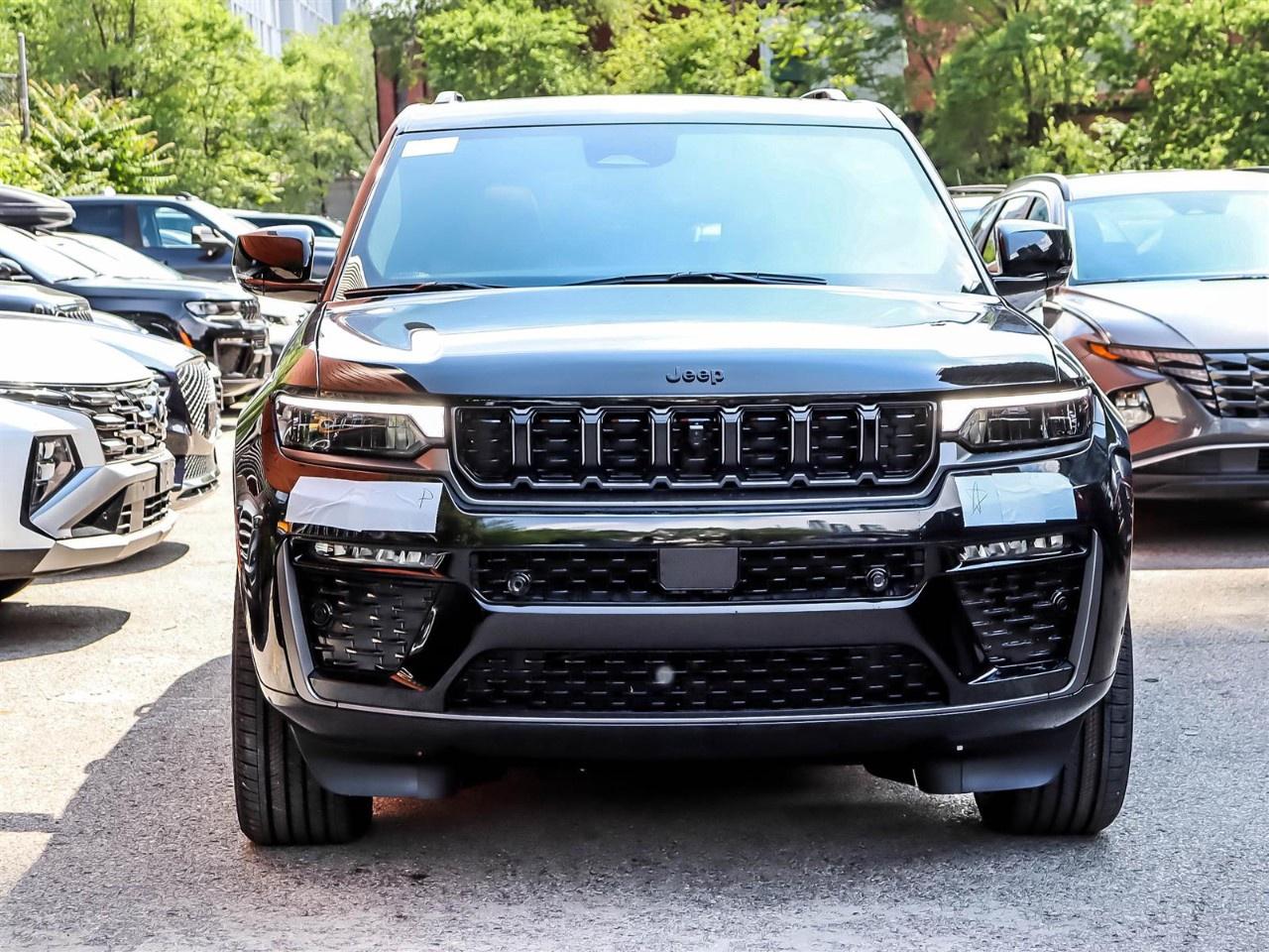 2026 Jeep Grand Cherokee Summit 4x4 Photo5