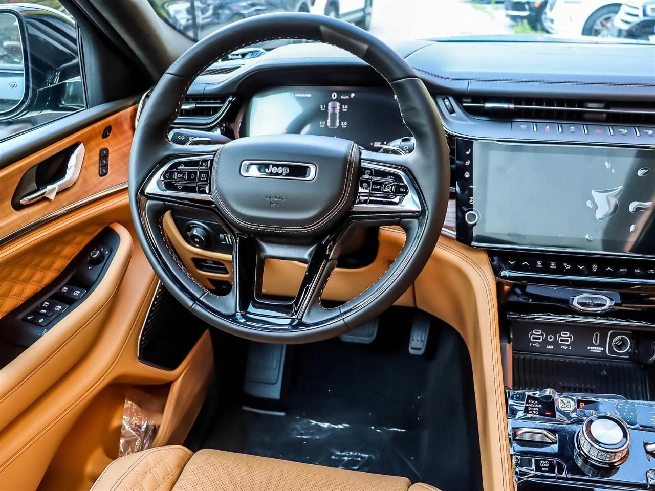 2026 Jeep Grand Cherokee Summit 4x4 Photo