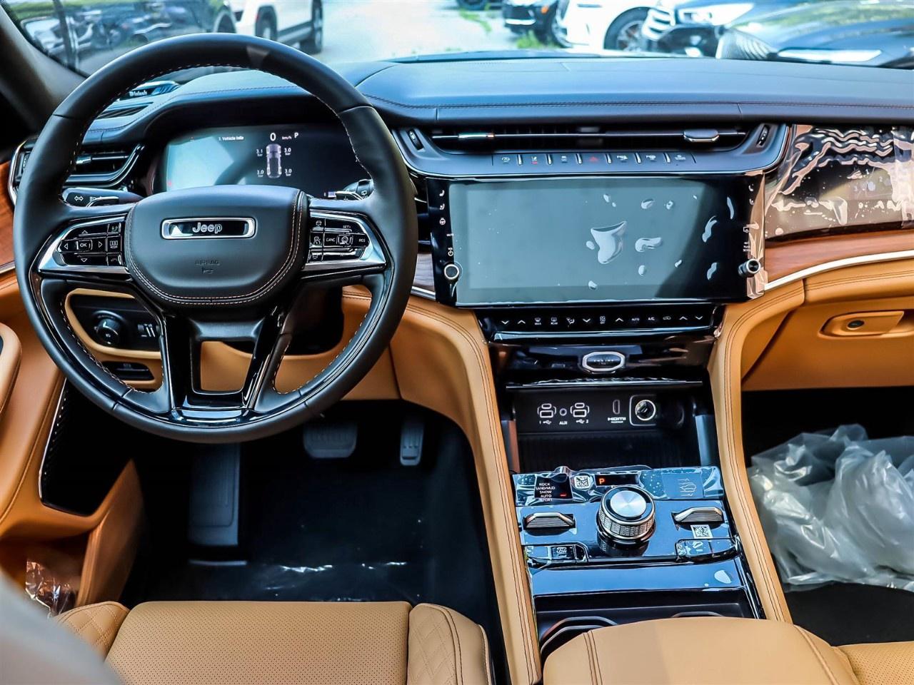 2026 Jeep Grand Cherokee Summit 4x4 Photo