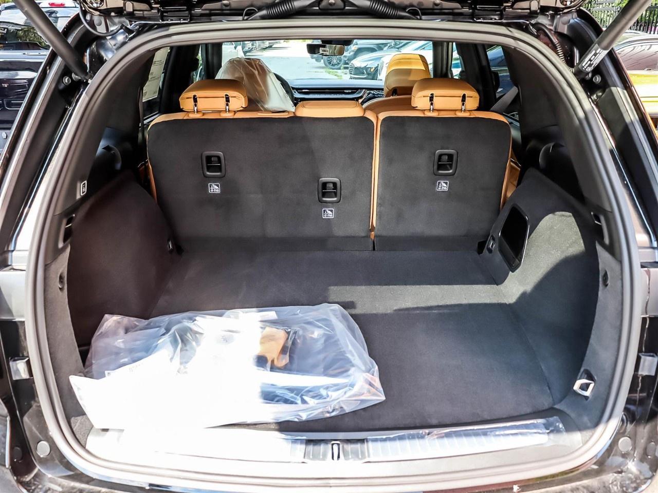 2026 Jeep Grand Cherokee Summit 4x4 Photo