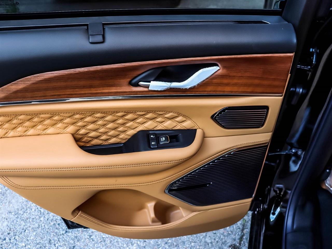 2026 Jeep Grand Cherokee Summit 4x4 Photo
