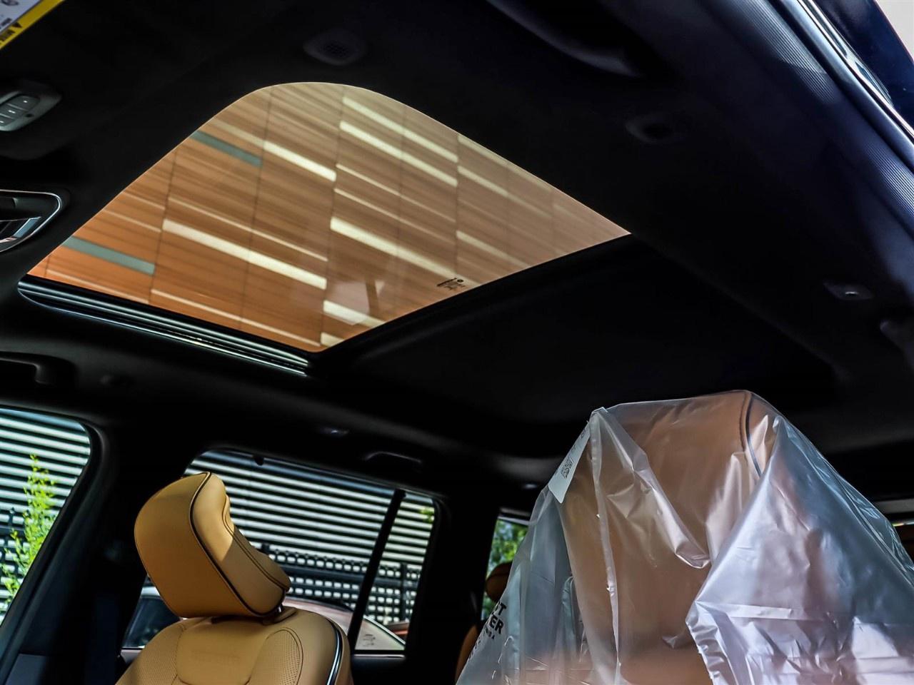 2026 Jeep Grand Cherokee Summit 4x4 Photo