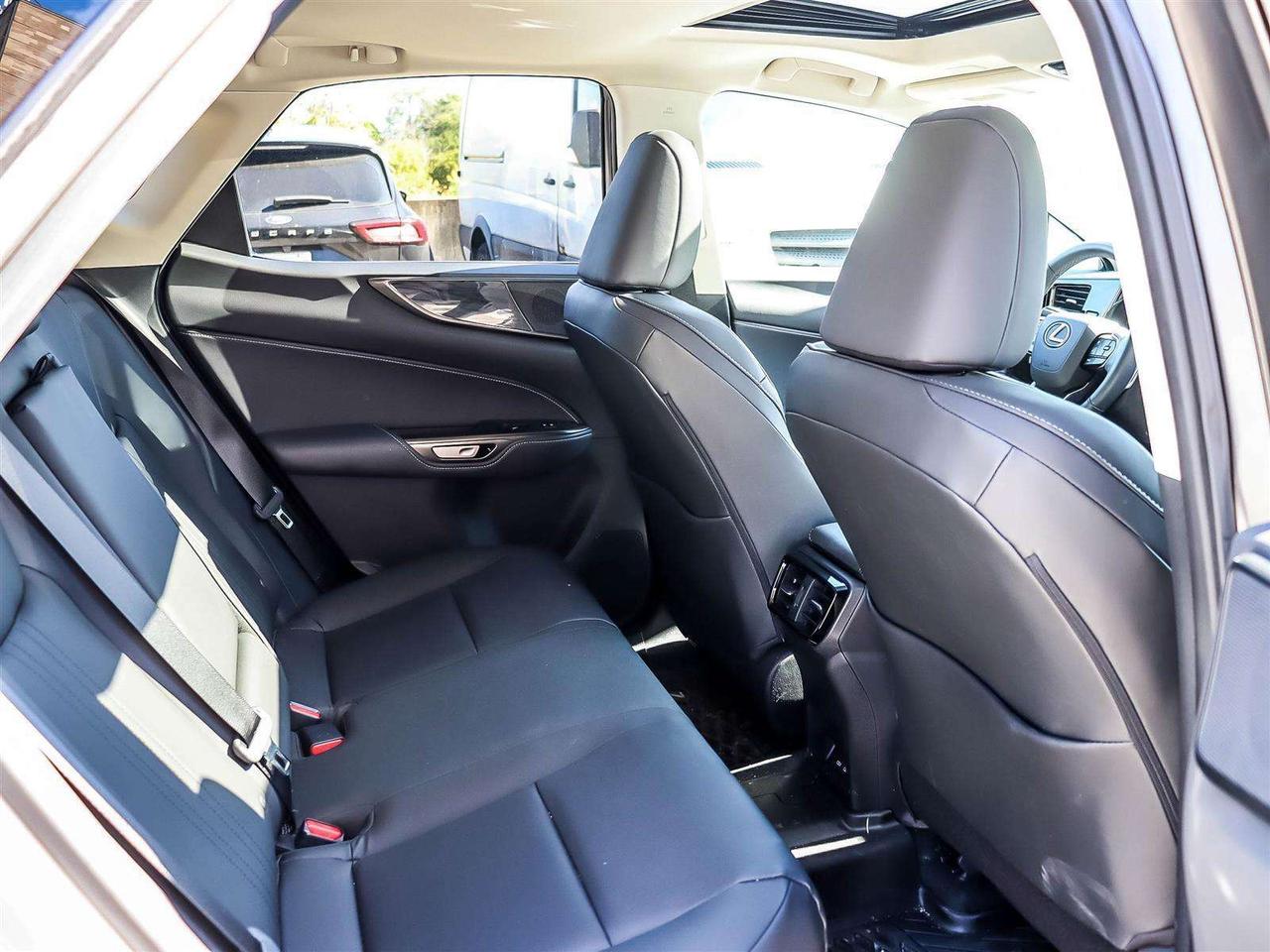 2025 Lexus NX NX 350 AWD NAVI ADAPTIVE CRUISE RAIN SENSING Photo