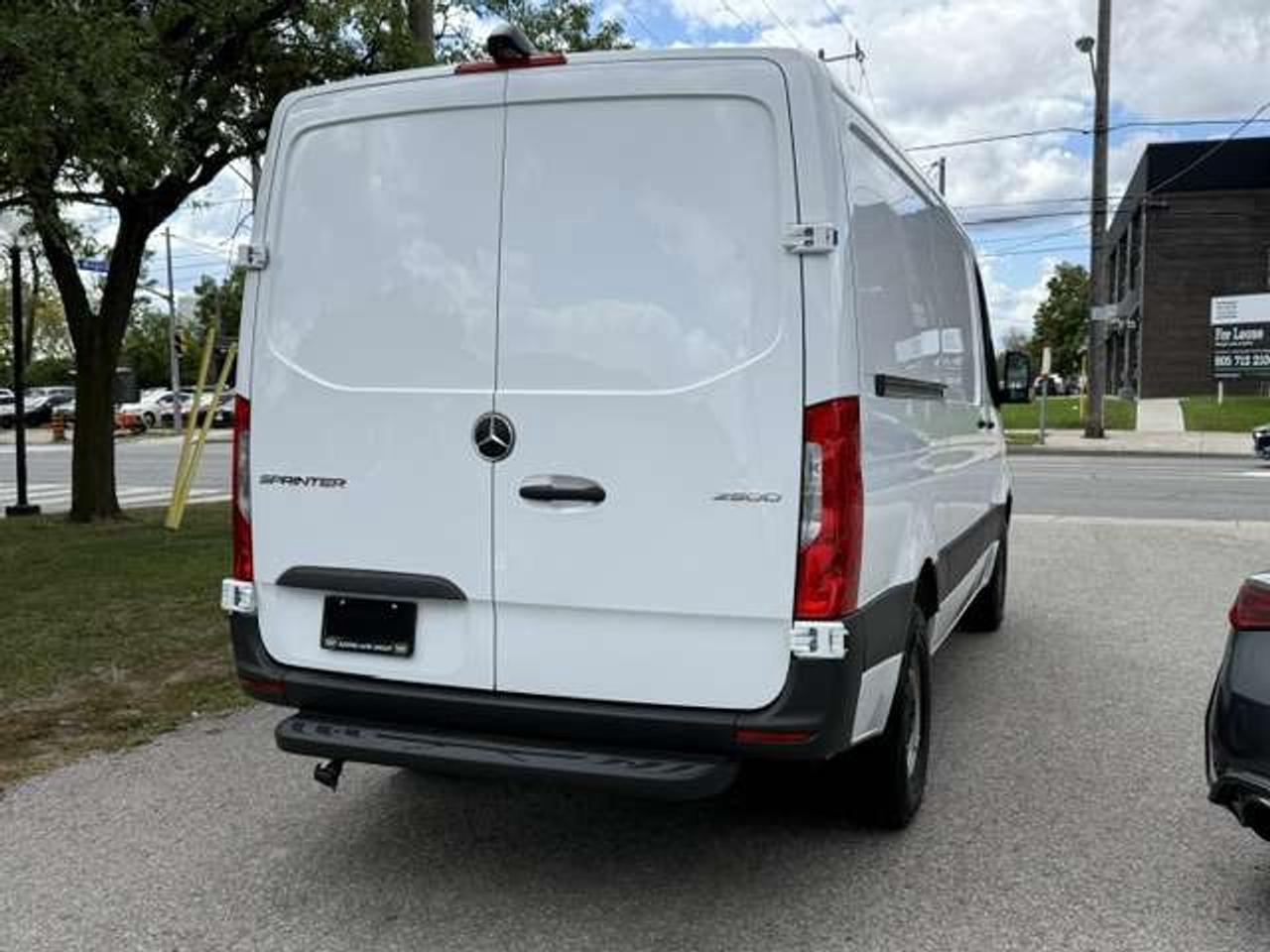 2025 Mercedes-Benz Sprinter LikeNew! Only6,182km 144WheelBaseLowRoof Warranty Photo
