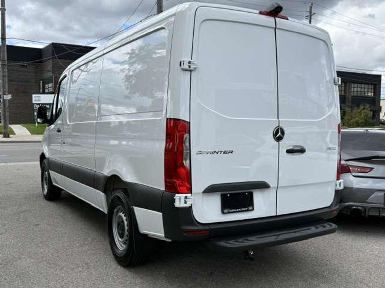 2025 Mercedes-Benz Sprinter LikeNew! Only6,182km 144WheelBaseLowRoof Warranty Photo