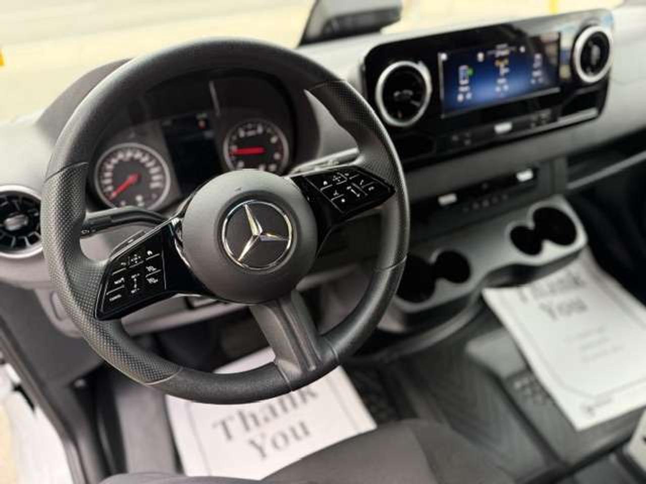 2025 Mercedes-Benz Sprinter LikeNew! Only6,182km 144WheelBaseLowRoof Warranty Photo