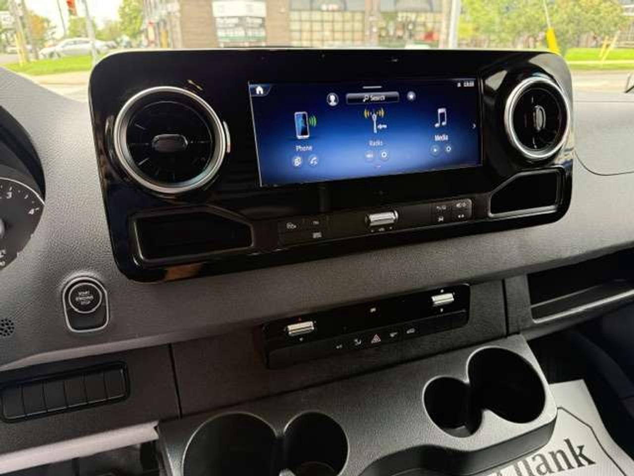 2025 Mercedes-Benz Sprinter LikeNew! Only6,182km 144WheelBaseLowRoof Warranty Photo
