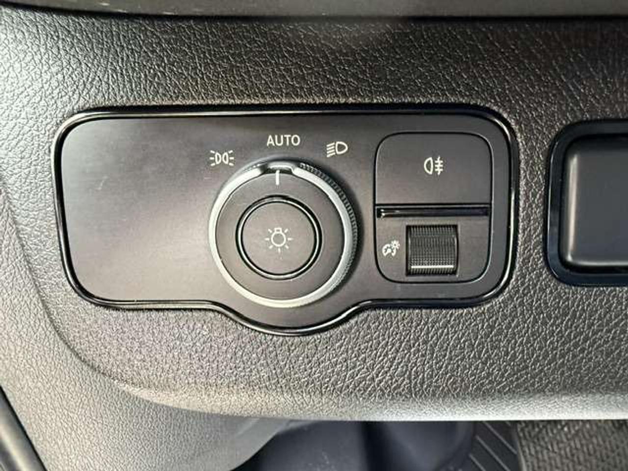 2025 Mercedes-Benz Sprinter LikeNew! Only6,182km 144WheelBaseLowRoof Warranty Photo