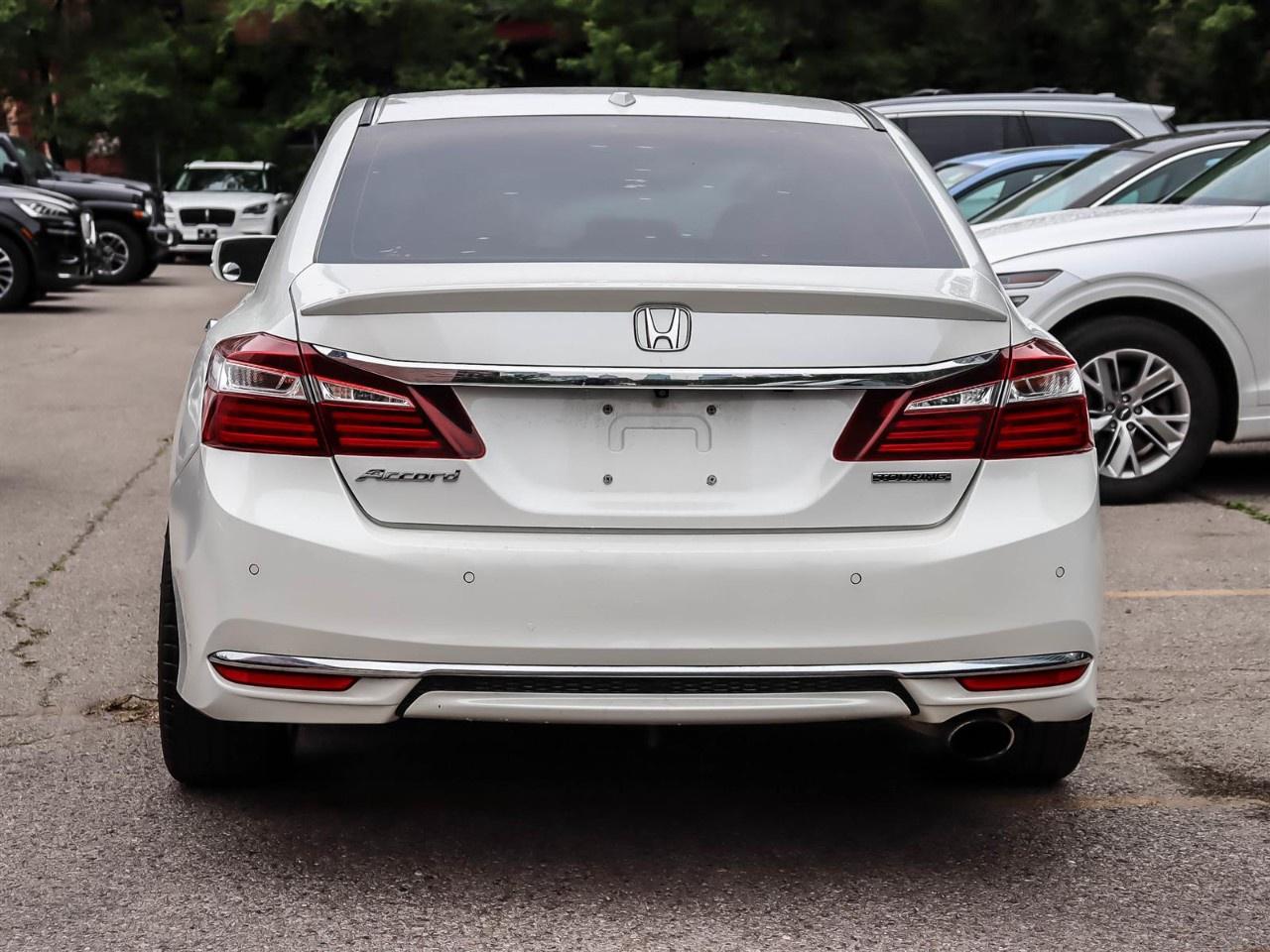 2017 Honda Accord Sedan Touring CVT Sedan Photo