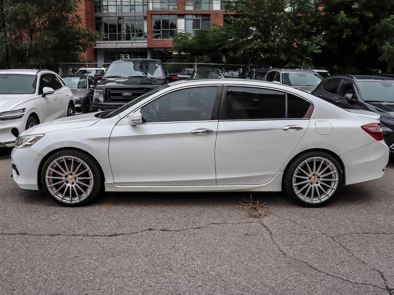 2017 Honda Accord Sedan Touring CVT Sedan Photo