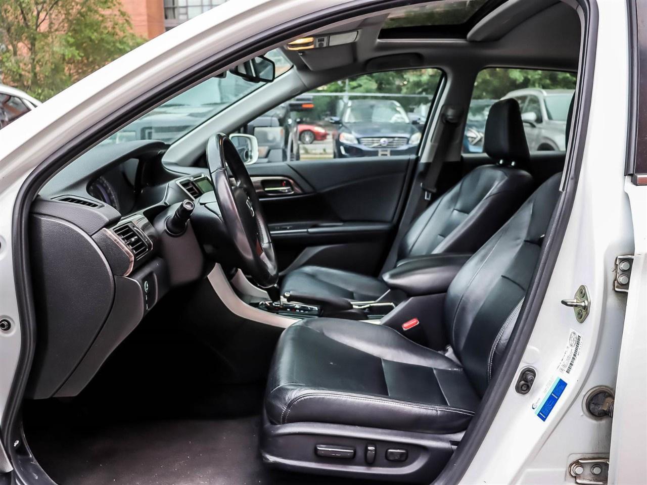 2017 Honda Accord Sedan Touring CVT Sedan Photo