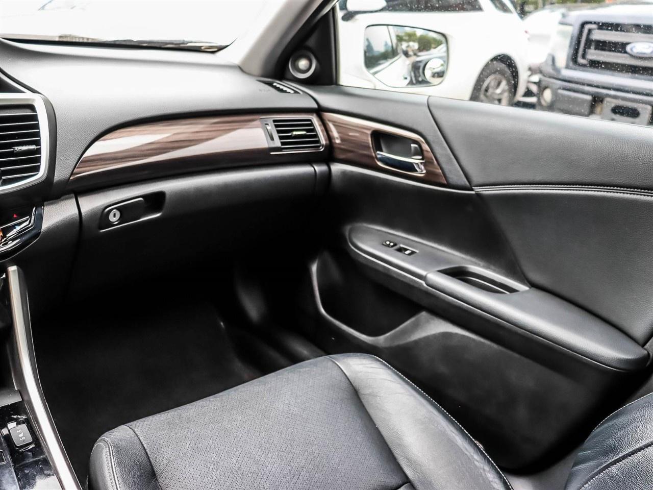 2017 Honda Accord Sedan Touring CVT Sedan Photo