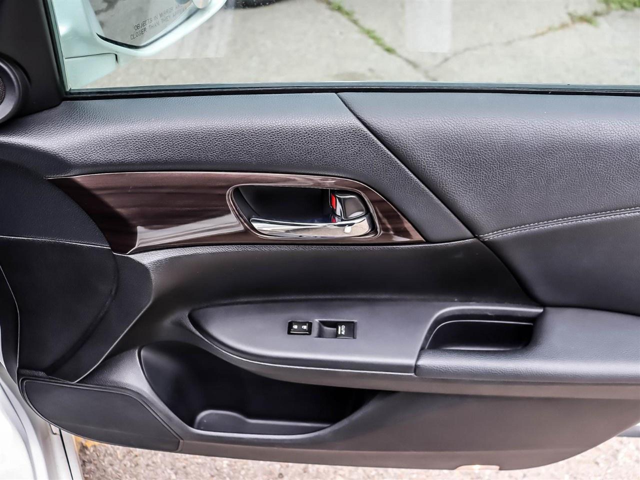 2017 Honda Accord Sedan Touring CVT Sedan Photo
