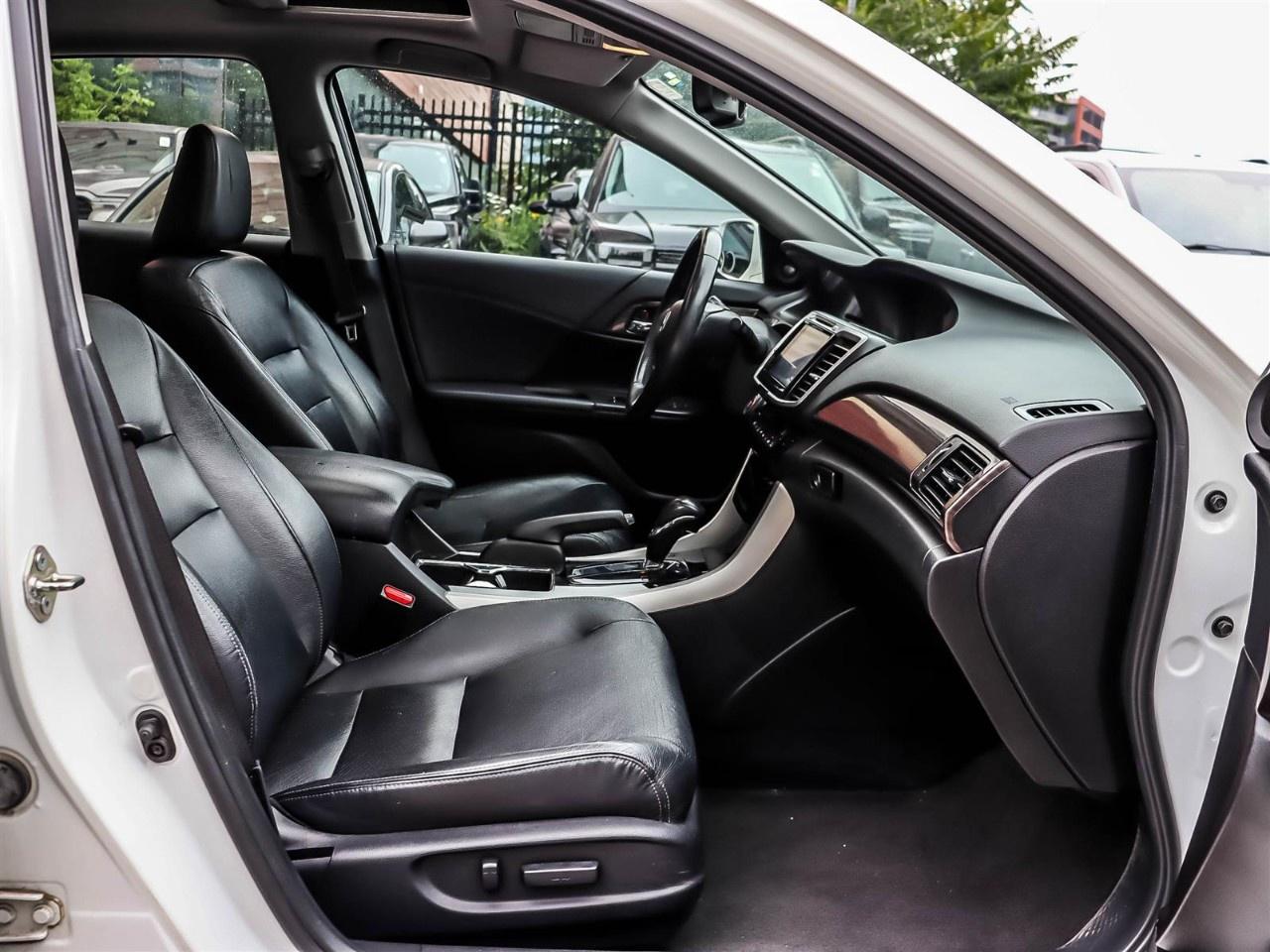 2017 Honda Accord Sedan Touring CVT Sedan Photo