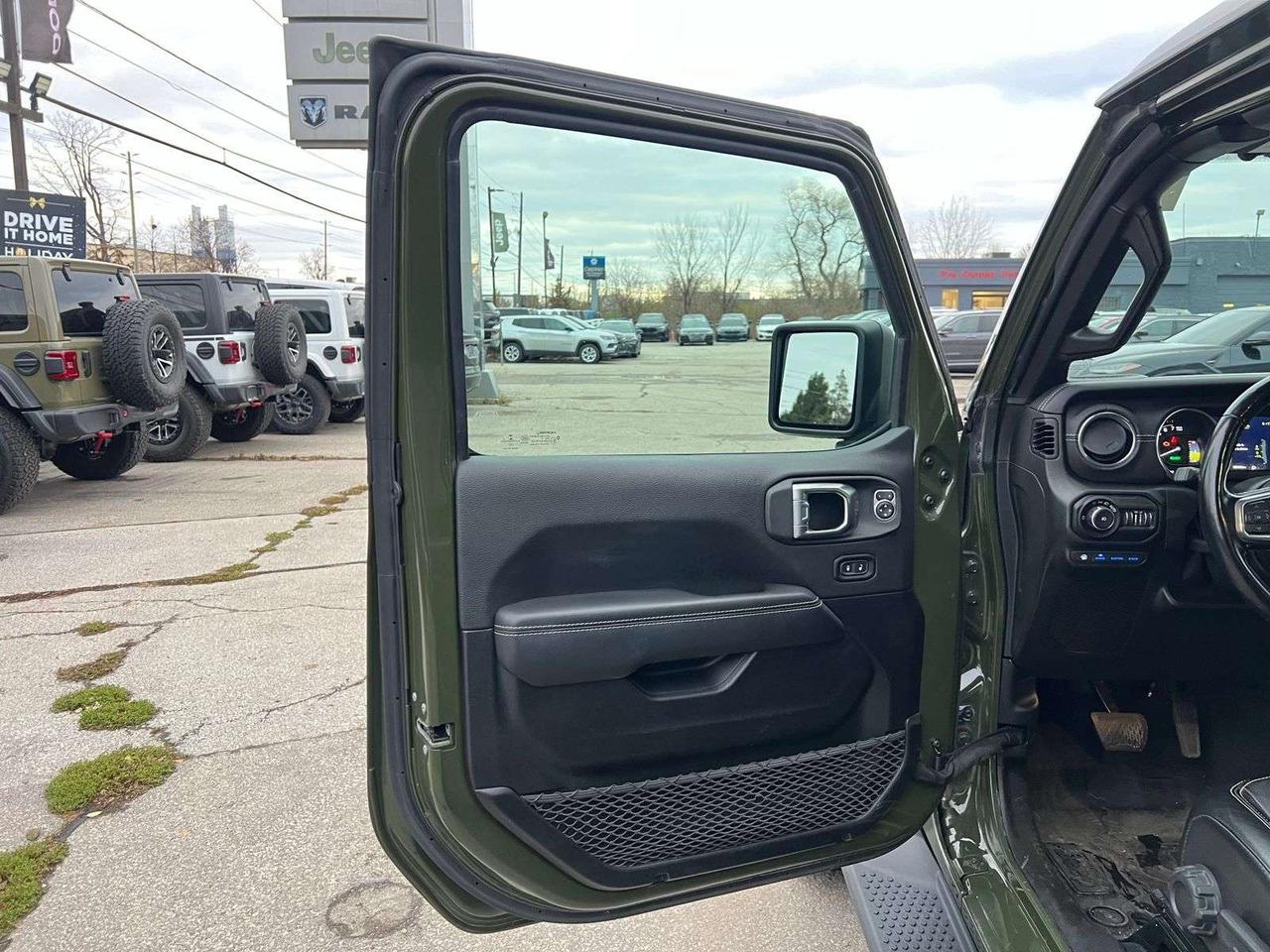 2021 Jeep Wrangler Unlimited Sahara Photo