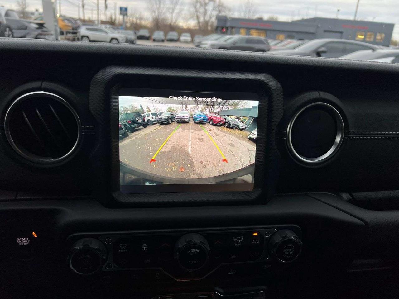2021 Jeep Wrangler Unlimited Sahara Photo
