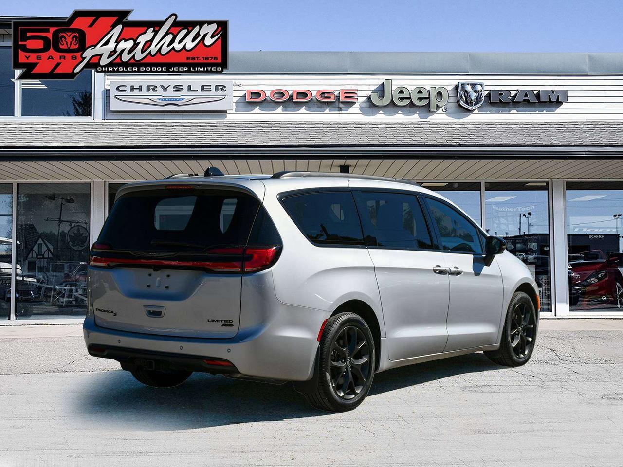 2026 Chrysler Pacifica Limited AWD Photo