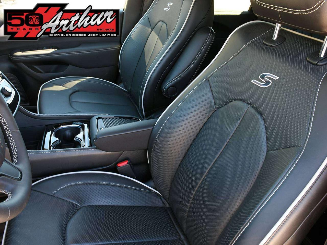 2026 Chrysler Pacifica Limited AWD Photo