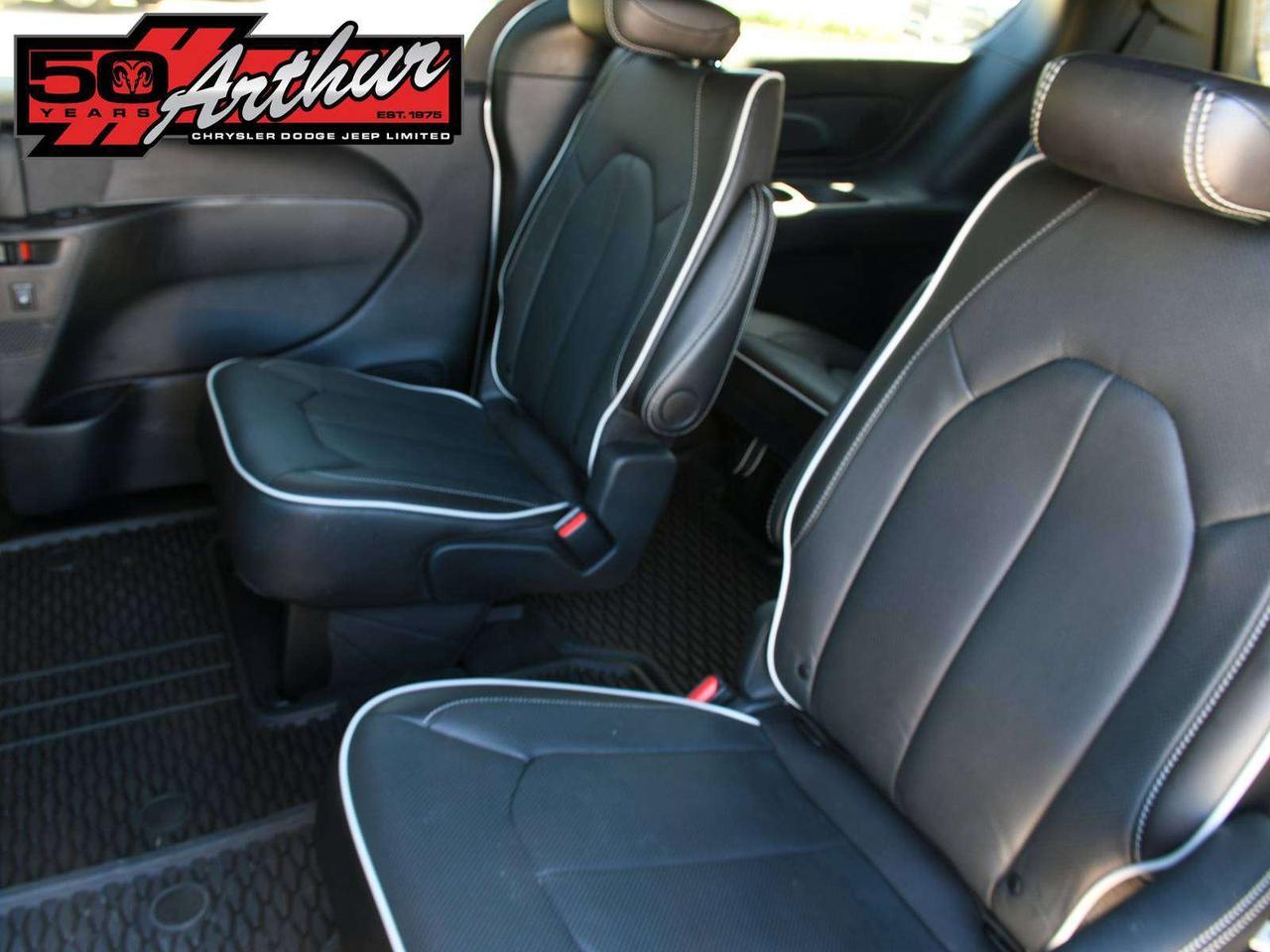 2026 Chrysler Pacifica Limited AWD Photo
