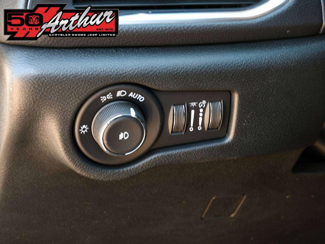 2026 Chrysler Pacifica Limited AWD Photo
