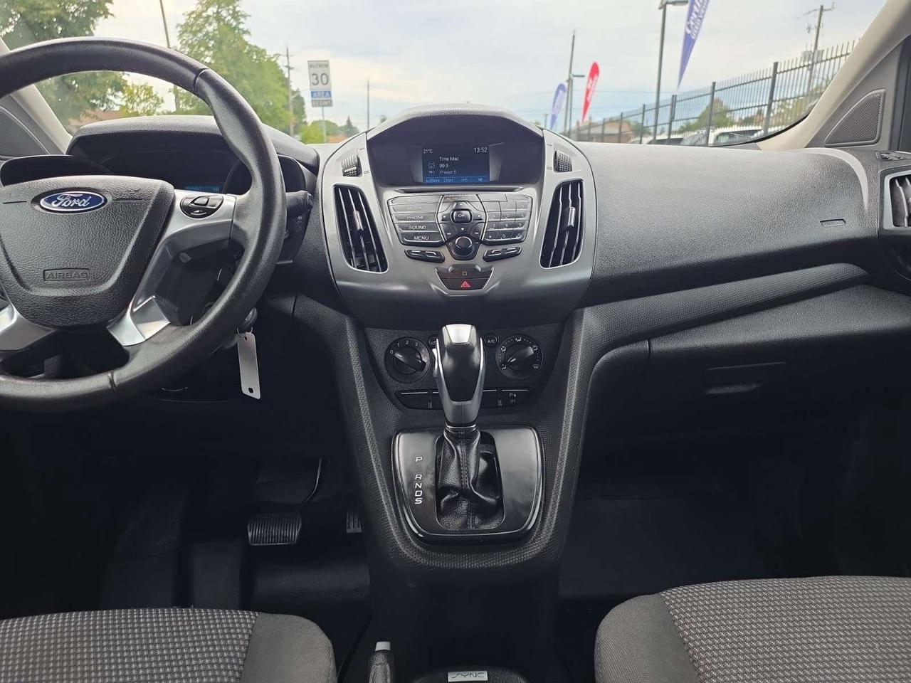 2018 Ford Transit Connect 7 Passengers * VERY LOW KM / PARK ASSIST / BLUETOOTH Photo