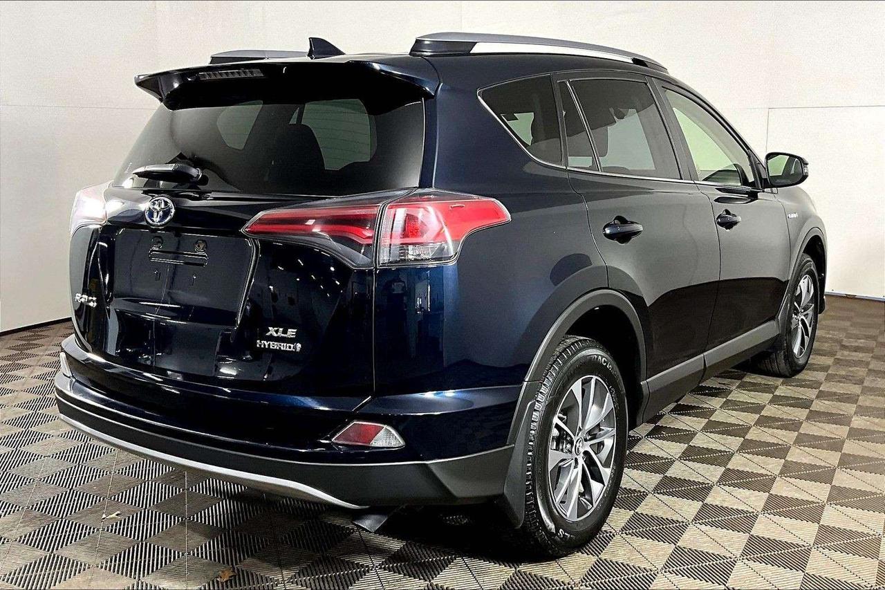 2018 Toyota RAV4 AWD Hybrid LE+ Photo