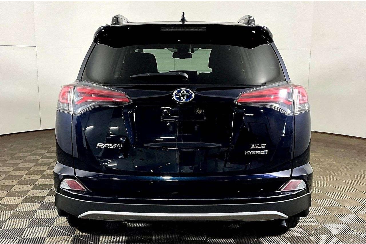 2018 Toyota RAV4 AWD Hybrid LE+ Photo