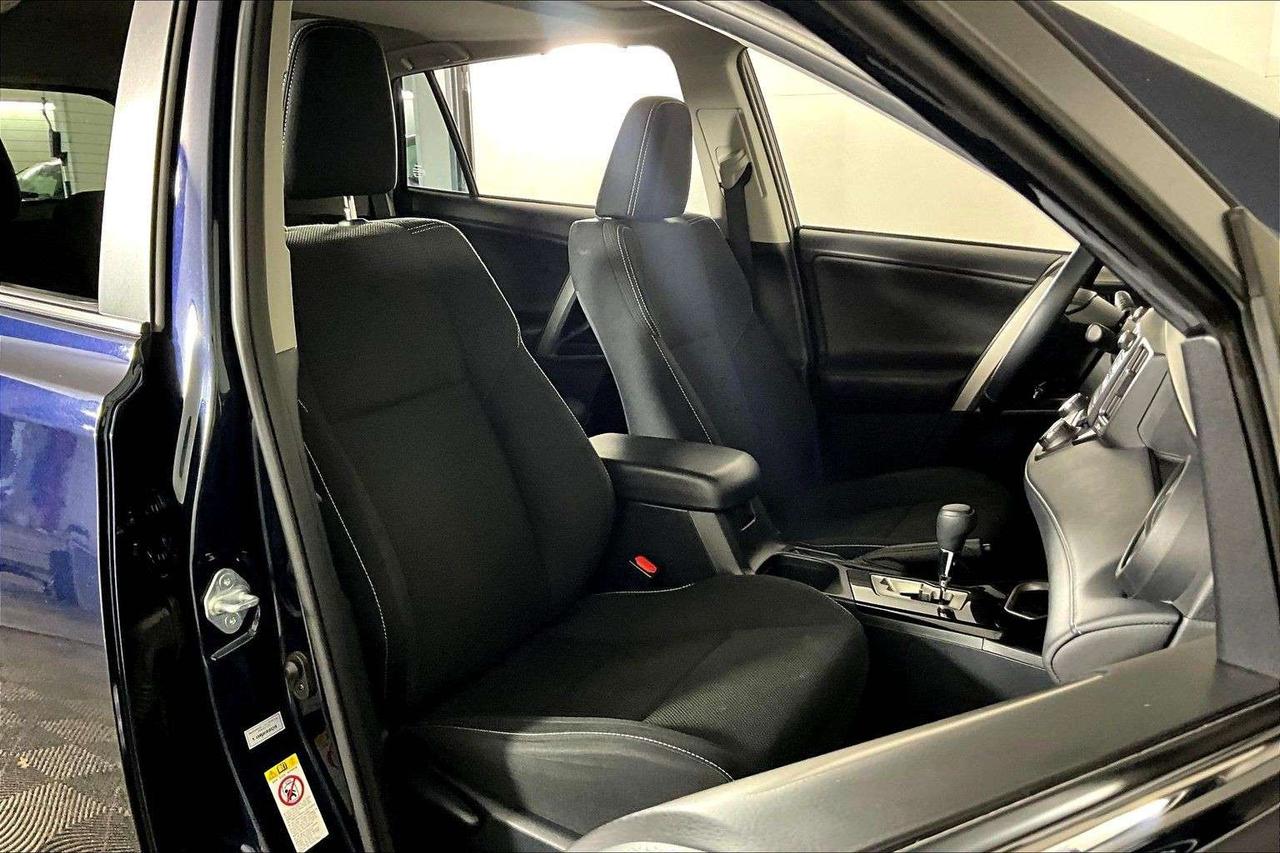 2018 Toyota RAV4 AWD Hybrid LE+ Photo