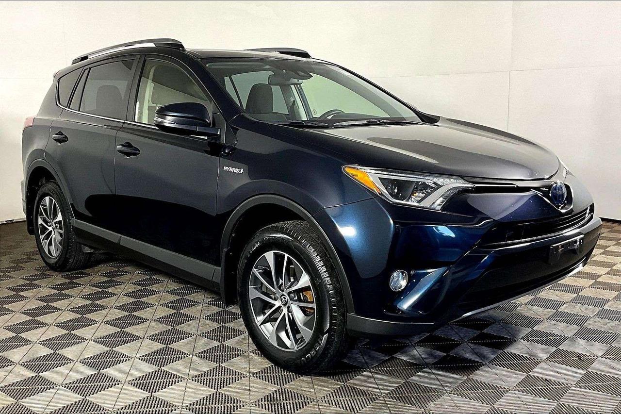 2018 Toyota RAV4 AWD Hybrid LE+ Photo