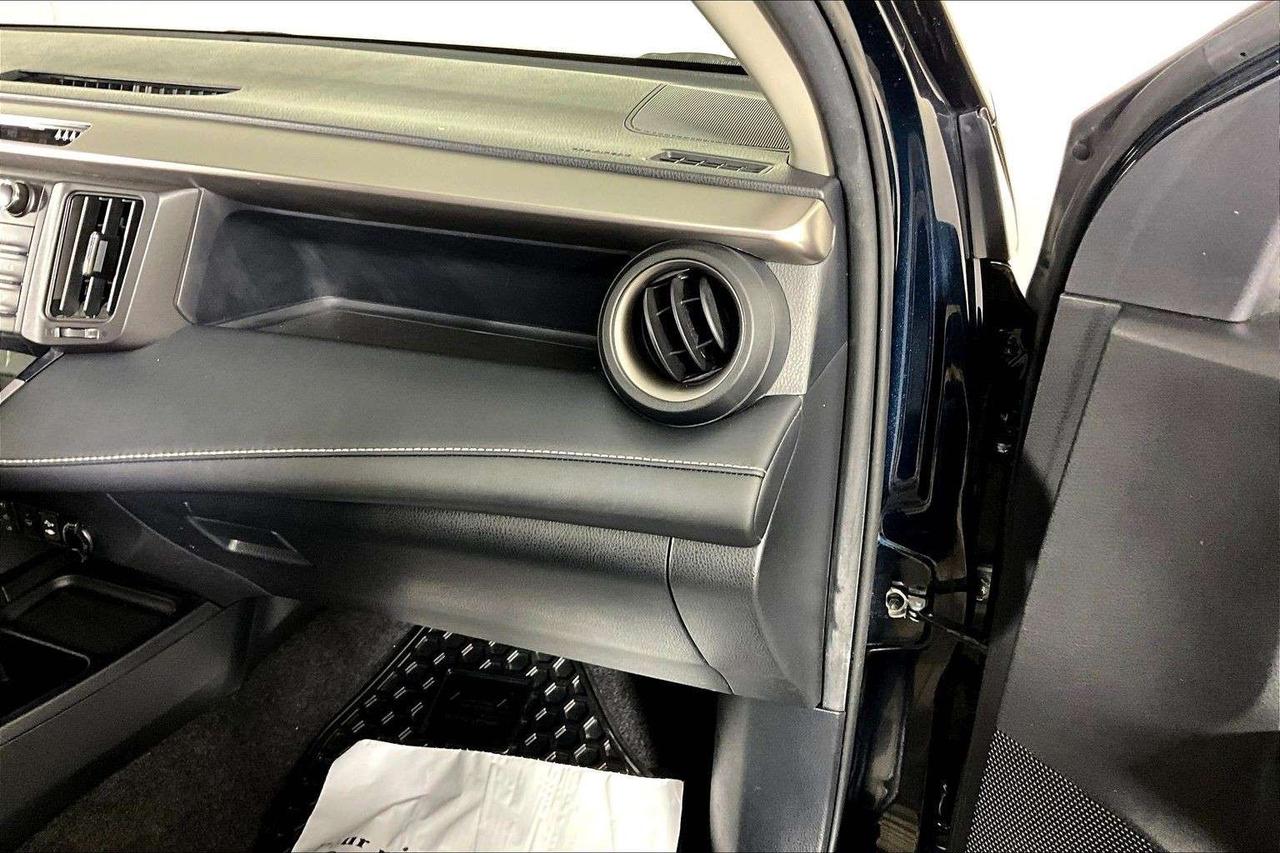 2018 Toyota RAV4 AWD Hybrid LE+ Photo