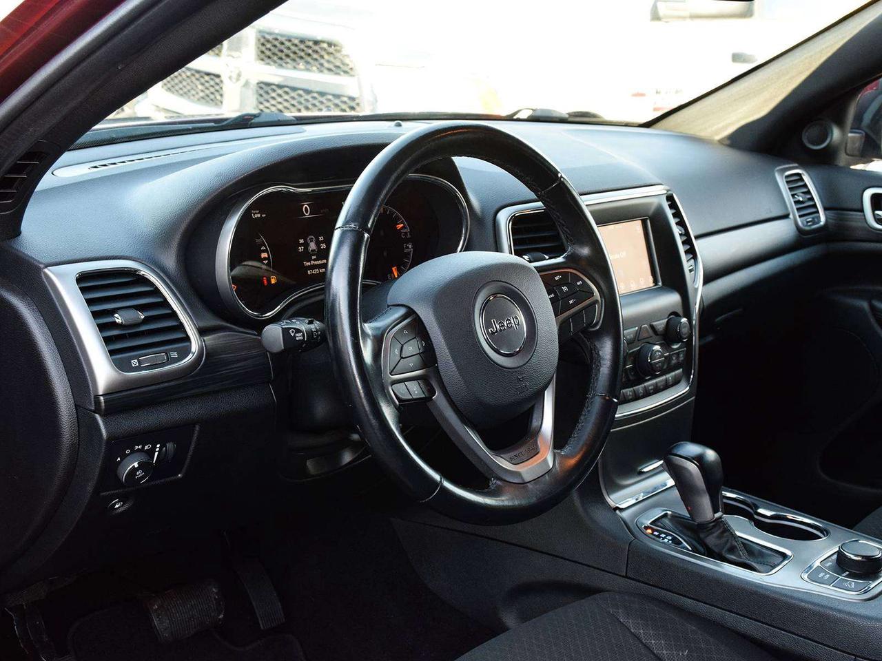 2020 Jeep Grand Cherokee Laredo 4x4 ~Camera ~Bluetooth ~CarPlay ~Blind Spot Photo