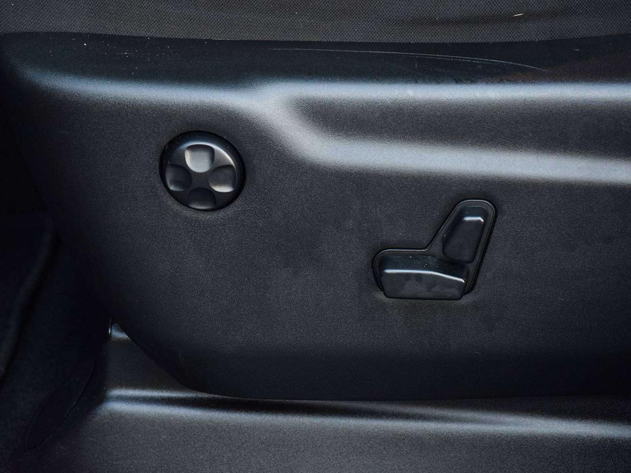 2020 Jeep Grand Cherokee Laredo 4x4 ~Camera ~Bluetooth ~CarPlay ~Blind Spot Photo