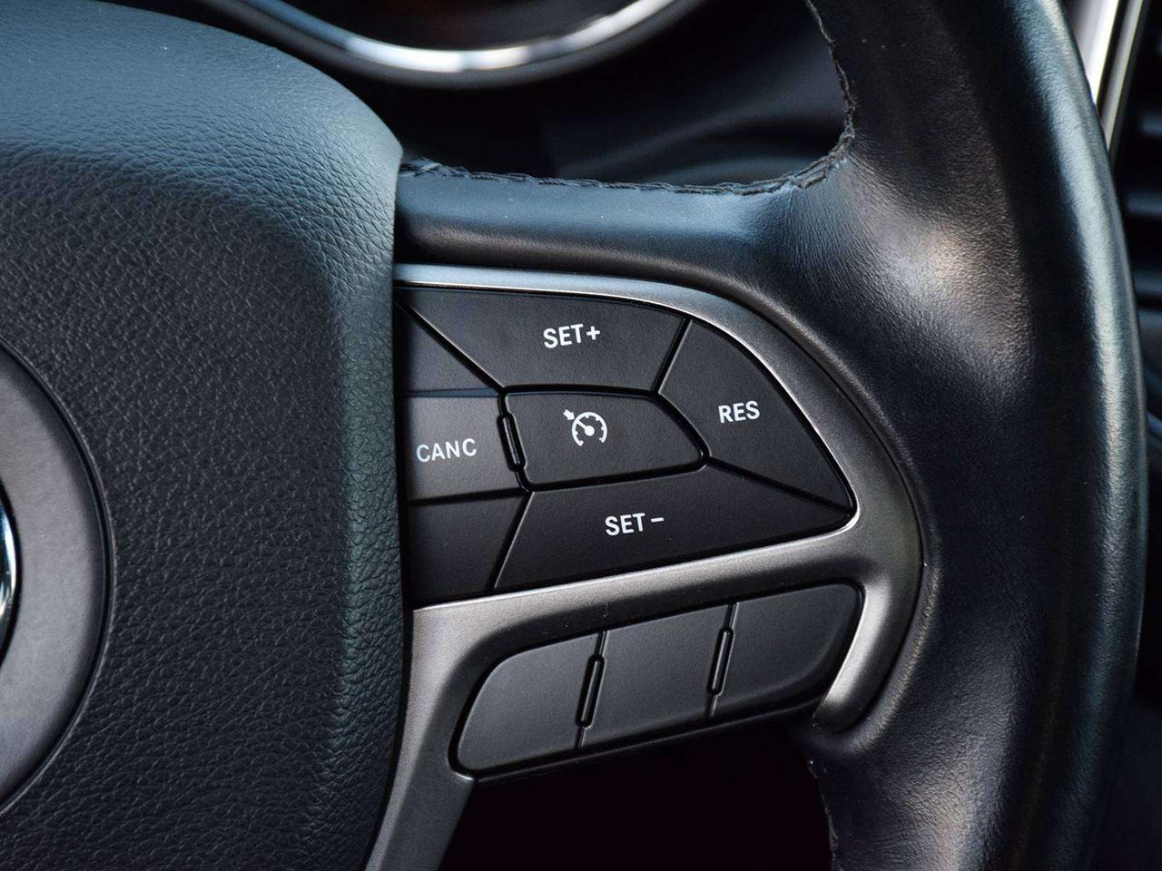 2020 Jeep Grand Cherokee Laredo 4x4 ~Camera ~Bluetooth ~CarPlay ~Blind Spot Photo