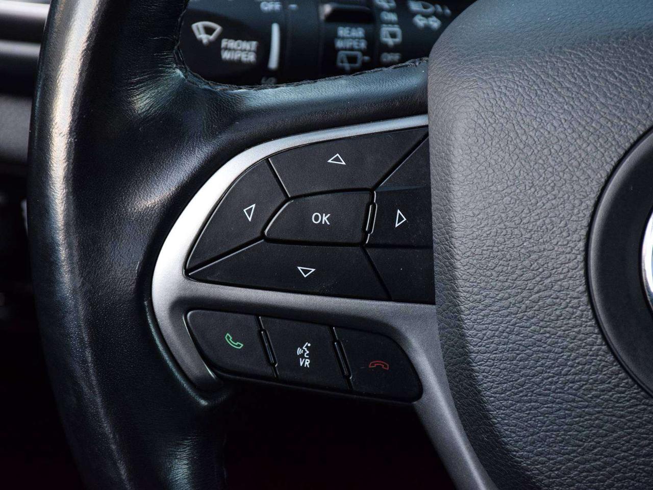 2020 Jeep Grand Cherokee Laredo 4x4 ~Camera ~Bluetooth ~CarPlay ~Blind Spot Photo