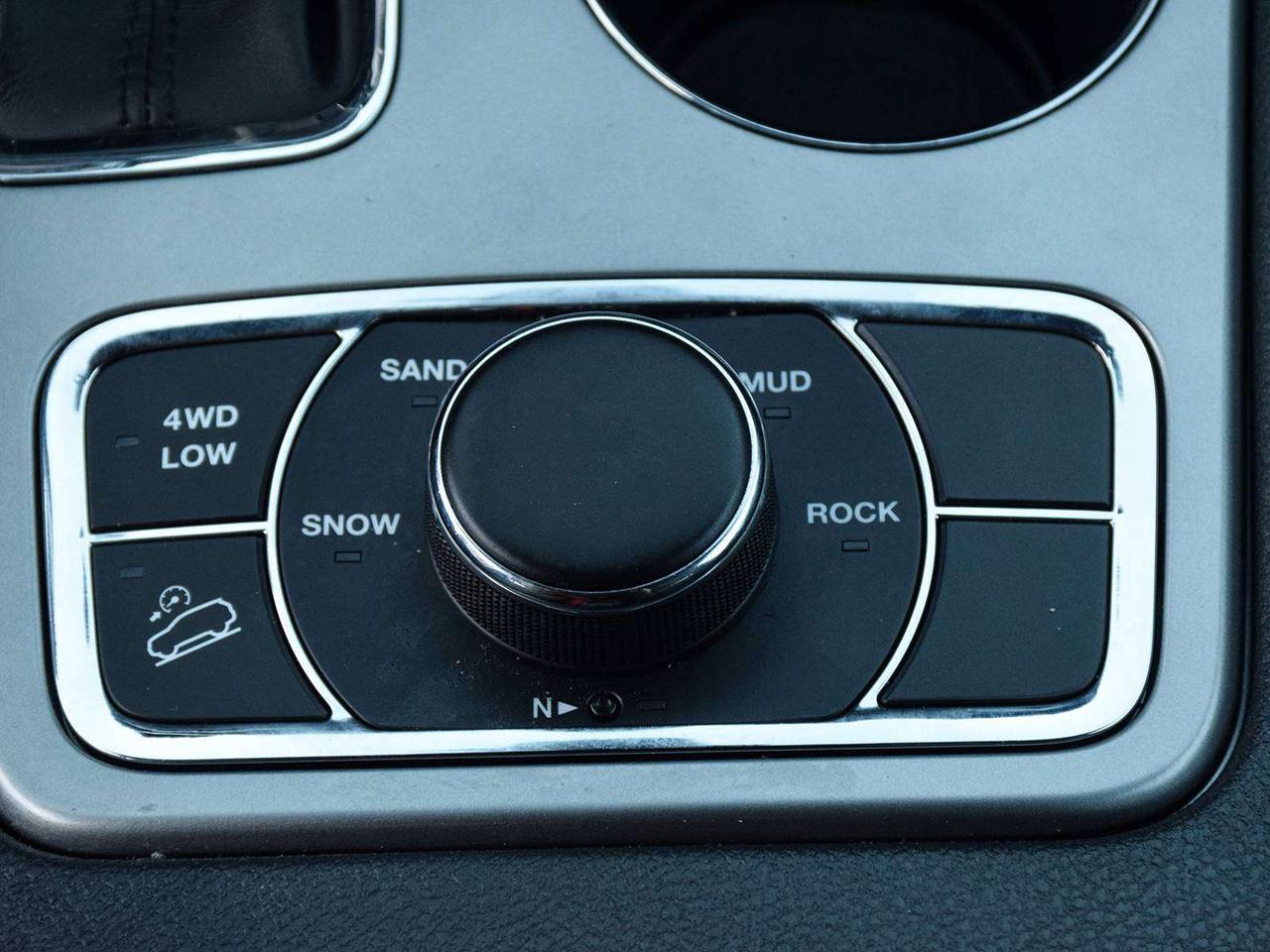 2020 Jeep Grand Cherokee Laredo 4x4 ~Camera ~Bluetooth ~CarPlay ~Blind Spot Photo