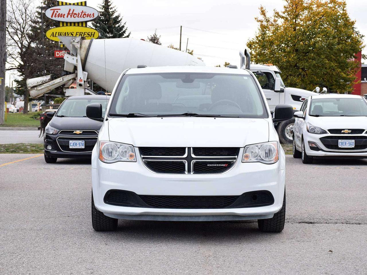 2019 Dodge Grand Caravan SXT ~Bluetooth ~Backup Camera ~Heated Mirrors ~A/C Photo5