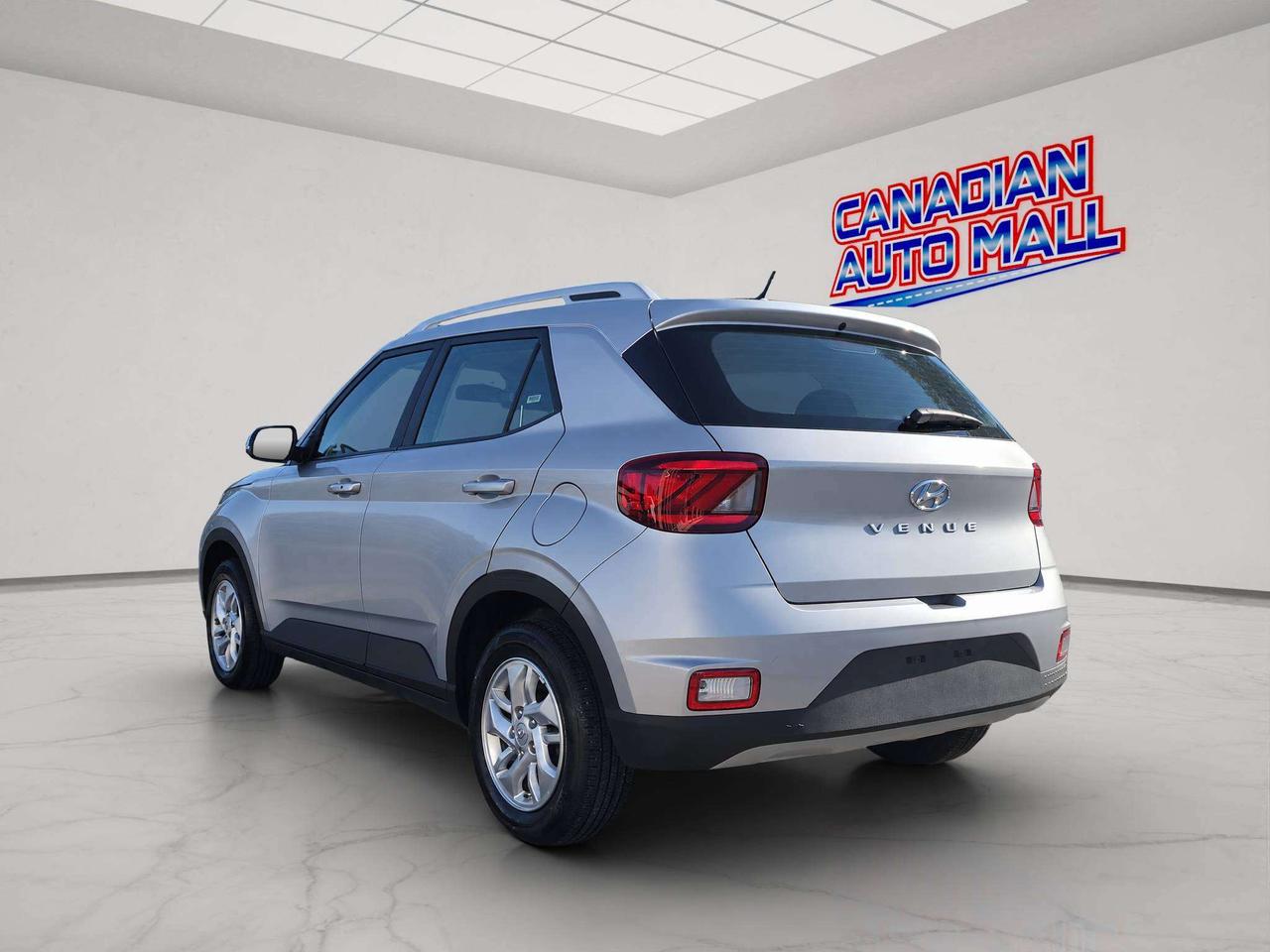 2025 Hyundai Venue PREFERRED, A/C, HEATED, SEATS, APPLE/ANDROID, 45K! Photo4
