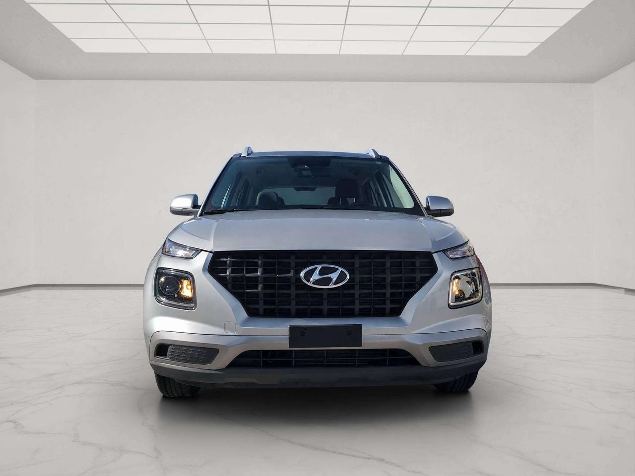 2025 Hyundai Venue PREFERRED, A/C, HEATED, SEATS, APPLE/ANDROID, 45K! Photo