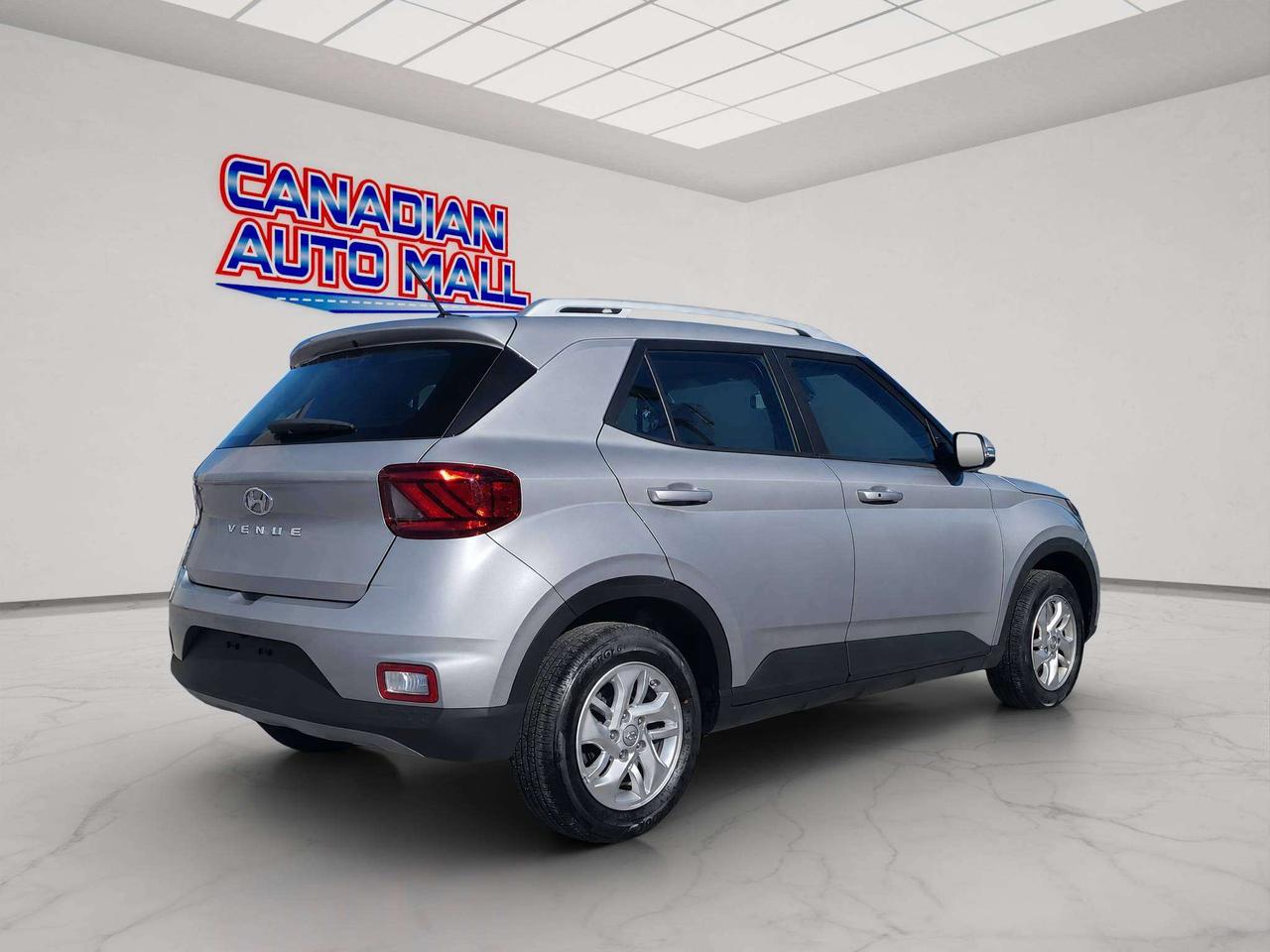 2025 Hyundai Venue PREFERRED, A/C, HEATED, SEATS, APPLE/ANDROID, 45K! Photo